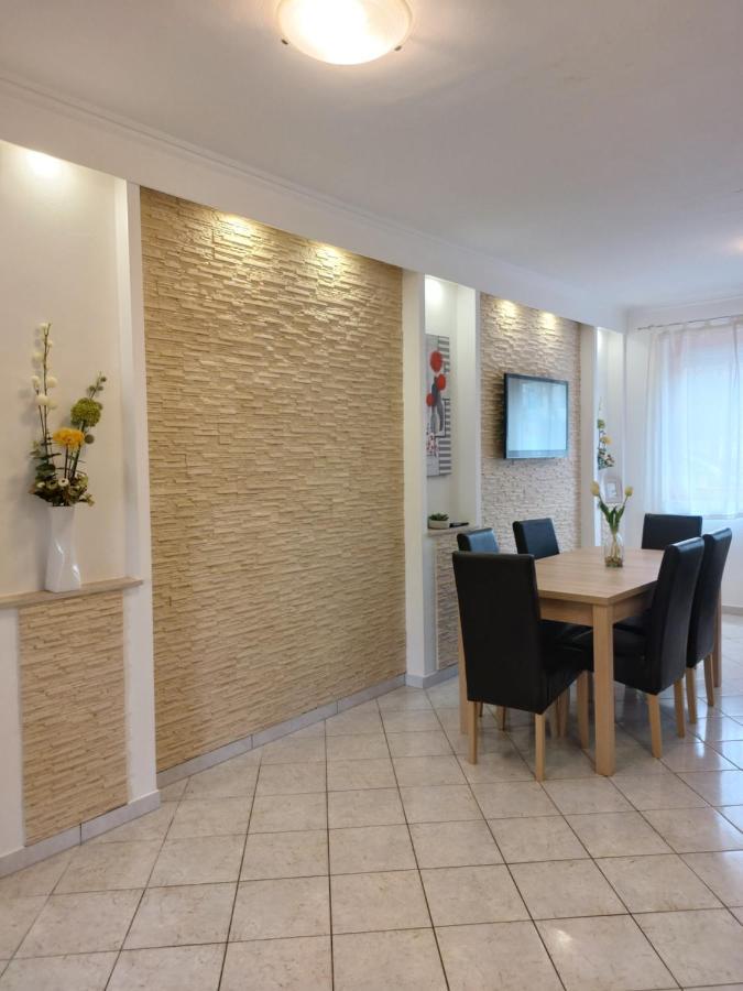 Apartmancentrum Гюла Екстериор снимка