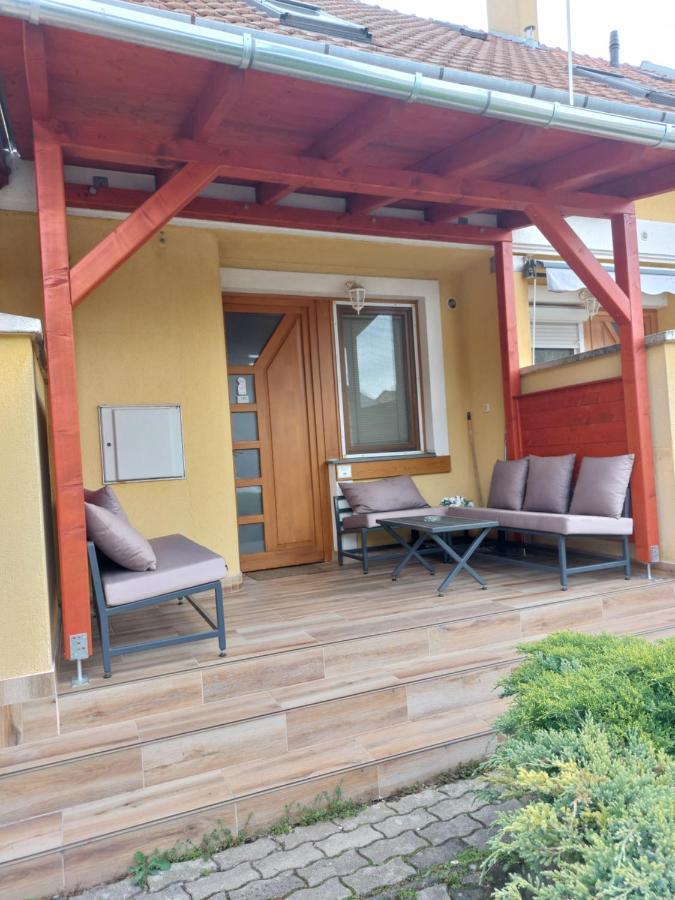 Apartmancentrum Гюла Екстериор снимка